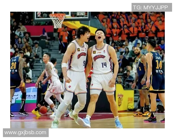 赛后分析:杭州篮球队与上海篮球队的技术对抗与战术解析 赛后分析:杭州篮球队与上海篮球队的技术对抗与战术解析