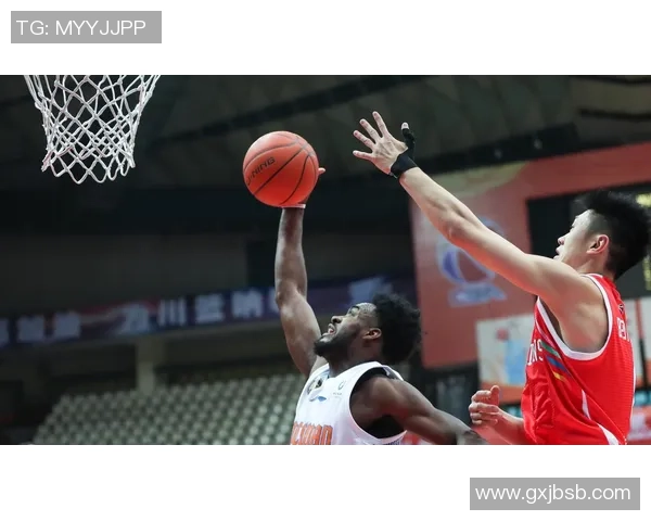 成都篮球队荣登篮球战术排行榜第三名引发热议 成都篮球队荣登篮球战术排行榜第三名引发热议